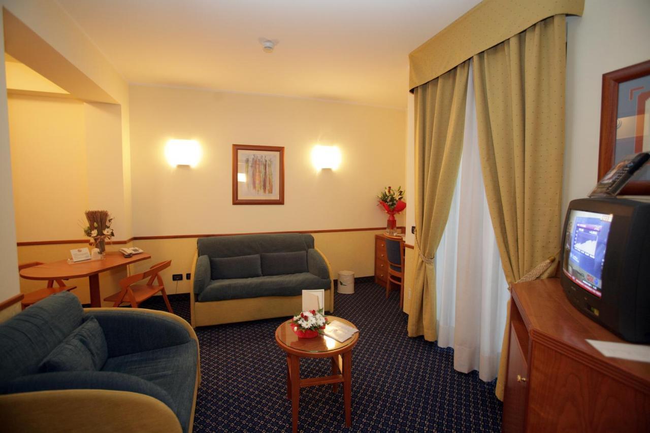 Pacific Hotel Fortino Турин Экстерьер фото
